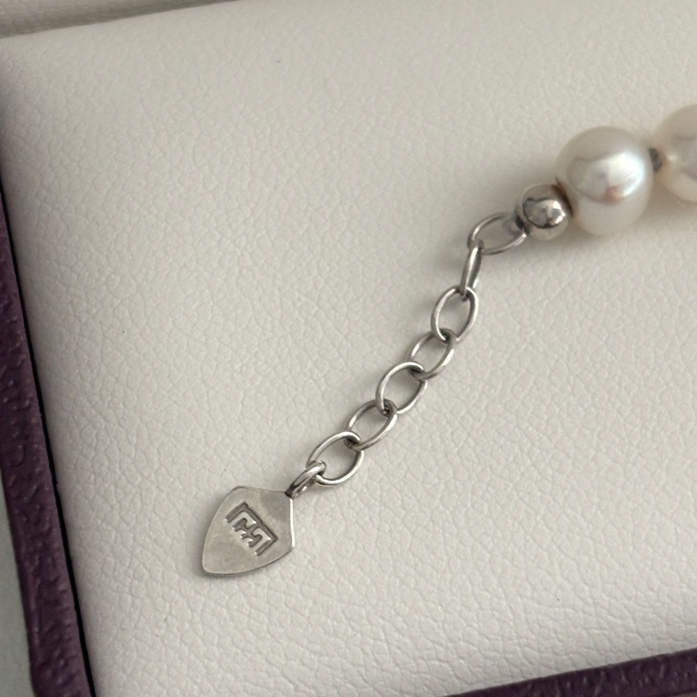 Michael Hill Pearl Bracelet - Picture 5 of 6